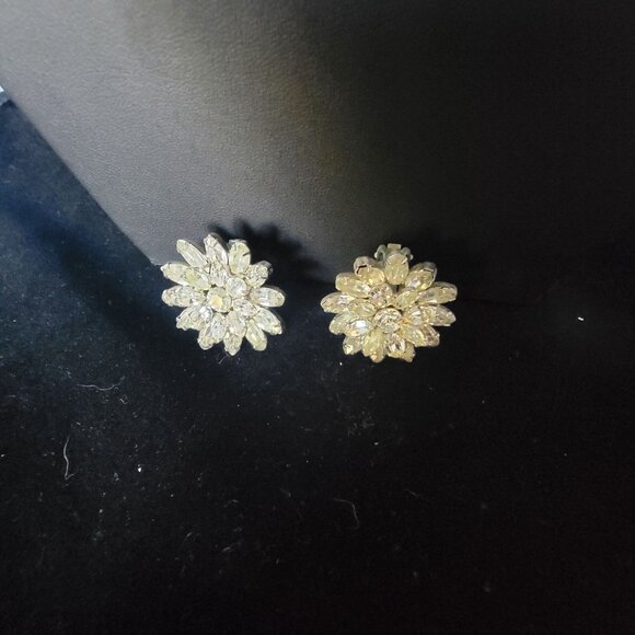 Vintage Crystal Floral Rosette Clip On Earrings Womens Rhinestone Formal - Picture 2 of 6